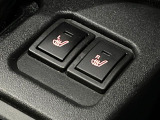 【シートヒーター】寒い日に重宝するシートヒーター!エアコンより早く温まってくれるので寒がりの人も安心ですね♪エアコンの温風は乾燥するから苦手、という方にもをおすすめです。