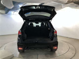 バックドアを上げた状態です。シートを倒せば荷室のスペースが広くなります!用途に合わせて快適な室内を!