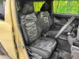 運転席シート廻りは使用感も少なく、良好な状態となっています。前オーナー様が丁寧に使っていたことがよくわかりますね。