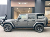 台形ホイールアーチはJeep伝統のデザインです。採用している理由は諸説ありますが、オフロードを走行する際にタイヤとボディが干渉しあわないよう配慮した作りにするためとなります。