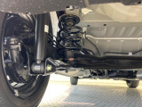 お車を安心してお乗りいただく為には、足回りの定期点検が欠かせません。サービスサポート(有償保証)では無料点検もご提供しており、安心のカーライフをお過ごしいただけるサポート体制が整っています。