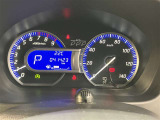 視認性に優れたメーターを採用しており、走行中でも車速や情報が分かりやすく表示されます。運転時の視線移動をむりのない範囲に抑え、快適で安心感のあるドライブをサポートします。