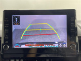 【バックモニター】後ろのカメラの映像がモニターに映し出されるので、後方の見えない死角や、障害物との距離感などもしっかり安全確認することができます!