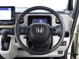 【運転席まわり】Honda独自の設計思想に基づき、自然に手を伸ばした先に操作したいものがあるようレイアウトを追求 !