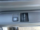 運転席ドアには、ウインドー開閉スイッチ、