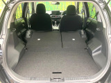 後席を格納すると、これだけの広さが!シーンに合わせたシートアレンジで、大きな荷物も積むことが出来ます♪