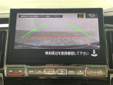 【バックモニター】後ろのカメラの映像をモニターに映し出すことができます!後方の見えない死角や、障害物との距離感をしっかり確認することができます!駐車が苦手な方におすすめです。