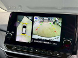 アラウンドビューモニター。上空から見下ろしているかのような映像を映し出して周囲を確認し、スムースな駐車をアシストします。