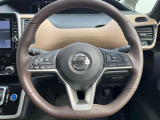 【純正革巻きステアリング】上質な革を使用することで、手にしっかり馴染みとても運転しやすいハンドルです♪