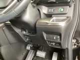 高速で便利なETC、電動スライドドア、燃費をよくするECON、横滑りを防ぐVSAなどのスイッチは、運転席の右側、手の届きやすい位置にあります。