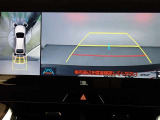 狭い駐車場や立体駐車場などもリアルに映るバックガイドモニター付でラクラク駐車♪(パノラミックビューモニター付)