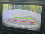 【バックカメラ】駐車時に後方がリアルタイム映像で確認できます。大型商業施設や立体駐車場での駐車時や、夜間のバック時に大活躍!運転スキルに関わらず、今や必須となった装備のひとつです!