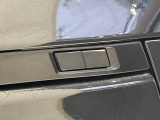 【パワーバックドア】スマートキーや運転席のボタンを押すだけでリアゲートが自動で開閉します!荷物を持っている時や、高い位置にあるバックドアを閉める際に便利な機能です♪