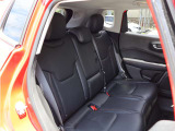 他の中古車販売店とは、異なった商品展開を実現するため、米国・Mitsuoka Motors Americaと連携を取りながらいち早く行動し、需要の先端商品を供給する体制づくりに努めています。