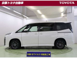 狭い駐車スペースや、雨の日の乗り降りに便利な両側スライドドアです。両側電動で内側からも開閉できます。お迎えの時などに内側からスッと開けてあげられて便利ですよ。