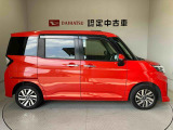 車両右側面からの写真になり。車をご覧になりたい時はお気軽に最寄りの店舗へご相談下さい。