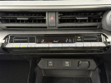 【 オートエアコン 】車内温度を感知して自動で温度調整をしてくれるのでいつでも快適な車内空間を創り上げます。