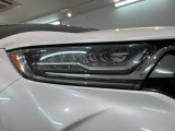 LEDヘッドライトは、点灯の瞬間から最大光量を発揮し、突然暗くなるトンネルなどでの安定感を高めます。