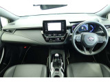 【まるまるクリーニング】内装工程では、中古車を気持ちよくお乗りいただけるよう清掃しております。シートの洗浄はもちろん、ニオイの元となるフロアカーペットまで洗浄・消臭を実施。