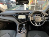 【運転席・インパネまわり】ハンドル・シート・フロアーなど隅々までプロによるクリーニング済み☆彡キレイな車内でドライブが一層快適にお楽しみいただけます!!