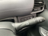 オートライトとは、自動車に装着された自動点灯式ライトのことです。周囲が暗くなるとライトが自動で点灯し、明るくなると自動で消灯する機能を持っています。