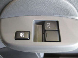 前席パワーウインドウを装備!運転席はオート機能が付いています♪