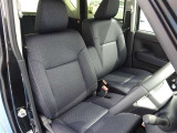 ■車内クリーニング■専門スタッフが見えないところまで徹底洗浄!車内のニオイもリフレッシュ!目に見えないところまで美しくがモットーです。だから、当店の中古車は内装にも自信があります!