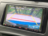 【バックカメラ】駐車時に後方がリアルタイム映像で確認できます。大型商業施設や立体駐車場での駐車時や、夜間のバック時に大活躍!運転スキルに関わらず、今や必須となった装備のひとつです!