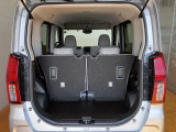 簡単な荷物が載せられるトランクルーム
