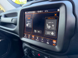 純正メモリーナビ・Bluetooth・USB・フルセグチューナー・カープレイ・アンドロイドオート対応の8.4インチUコネクト