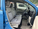 運転席・助手席です