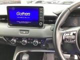 オートエアコンで、毎日のドライブを快適に。温度、風量を自動で調整し、理想的な車内環境を提供します。