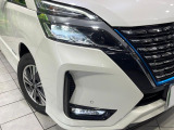 【LEDヘッドライト】悪天候や夜間走行時も良好な視界を確保し安心して運転できる高輝度LEDヘッドライトを装備!点灯速度が早く、消費電力も抑えられています。