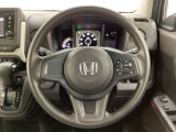 ハンドルにHondaセンシング系のクルーズコントロールやレーンキープアシストなどのスイッチが装備されています。ハンドルから手を離さず安全に操作できます。
