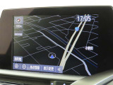 メーカー装着のナビを装備しております。