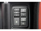寒い日はすぐにあたたかくなるシートヒーターは重宝します。暖房を控えめにすることで燃費の向上にもなります。車内の空気が汚れたり乾燥したりする心配も減ります。