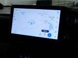 【ディスプレイオーディオ】・・・大型ディスプレイに各種オーディオ機能(AM/FMチューナー、Bluetooth対応)とスマートフォン連携機能を搭載。