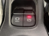 【電動パーキングブレーキ】パーキングブレーキを指先だけで操作可能です!力の弱い人にも安心してブレーキをかけていただけます!
