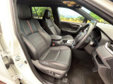 運転席シート廻りは使用感も少なく、良好な状態となっています。丁寧に使われていたことがよくわかりますね。