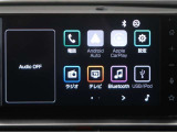 ディスプレイオーディオを装備。スマートフォンとクルマを繋ぐことで、これまでのナビに加えて色々なサービスが楽しめます。