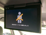 【フリップダウンモニター】大画面モニターで後席でもエンタメをお楽しみいただけます。小さなお子様にも大人気の装備です♪