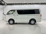 色は人気のホワイトパールクリスタルシャインです。