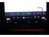 ドライバーが運転操作に集中できるコックピット思想、「タズナコンセプト」が取り入れられたインテリアとなっています
