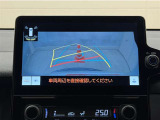 バックガイドモニター付きです。車の後方に小型カメラが付いており、バックする際の後方の様子をモニター上に表示します。