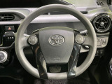インテリアに合わせたデザインのステアリングは、運転される方のことも考え、運転しやすい形状、大きさです。是非一度、実際に触ってお確かめください。
