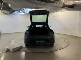 バックドアを上げた状態です。シートを倒せば荷室のスペースが広くなります!用途に合わせて快適な室内を!