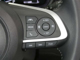 【レーダークルーズコントロール】(全車速追従機能付)付きです。車速に応じて追従支援してくれるので、ロングドライブも快適です。詳細は販売店スタッフまでおたずねください。