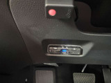 高速の出入りを楽にできるETC車載器付きです。