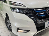 【LEDヘッドライト】悪天候や夜間走行時も良好な視界を確保し安心して運転できる高輝度LEDヘッドライトを装備!点灯速度が早く、消費電力も抑えられています。