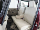 ◆運転席・助手席◆室内は、シートクリーニングや各部の徹底した清掃を実施し、消臭・除菌処理を行っています。しかも、全ての差上で天然成分の薬剤にこだわり安心・安全へも配慮しています。